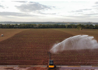 irrigação em lavoura de cana-de-açúcar. Foto: Leandro dos Santos Morais